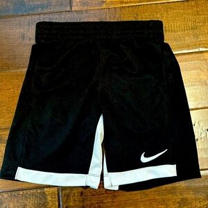 Nike dri fit boys size small shorts